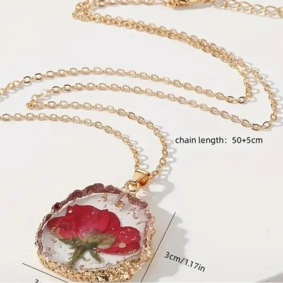 New! Romantic Dried Flower Pendant Necklace - Picture 4 of 5